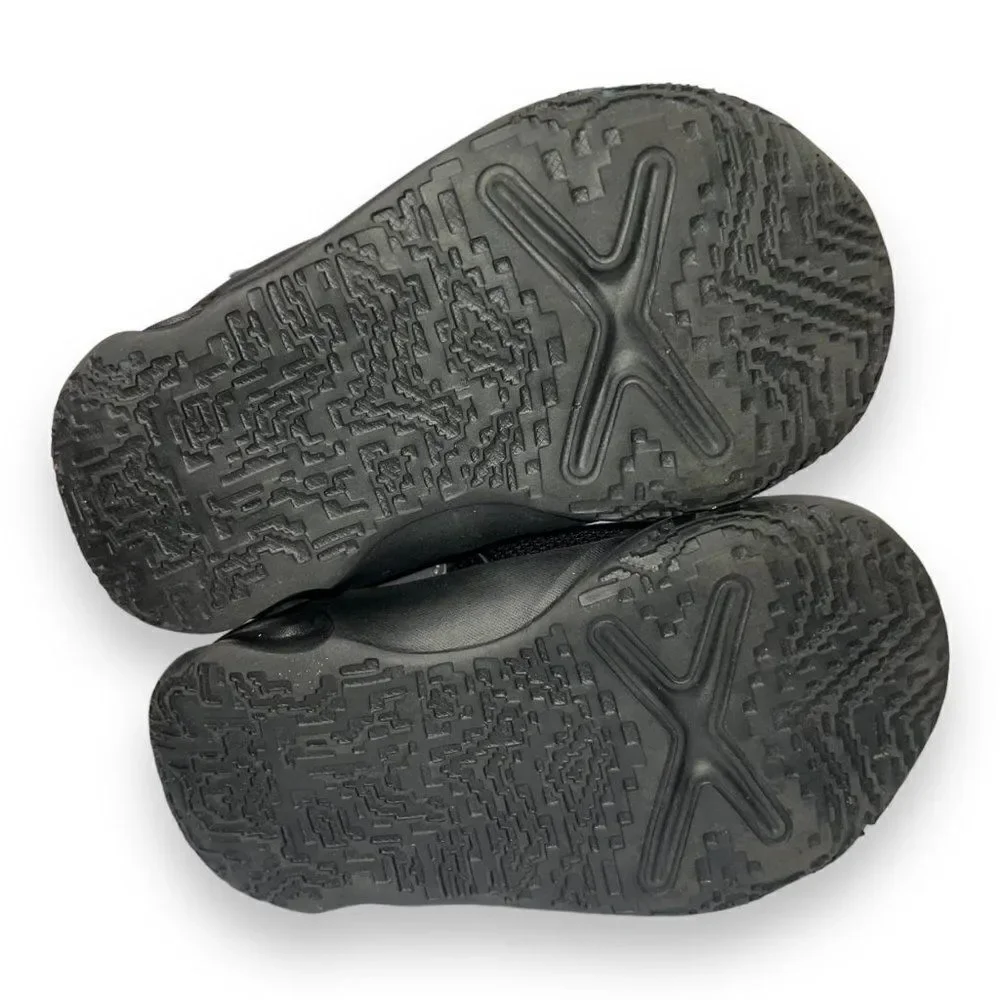 Nike Team Hustle D10 Black /‎ Silver CW6737-004 Toddler 7